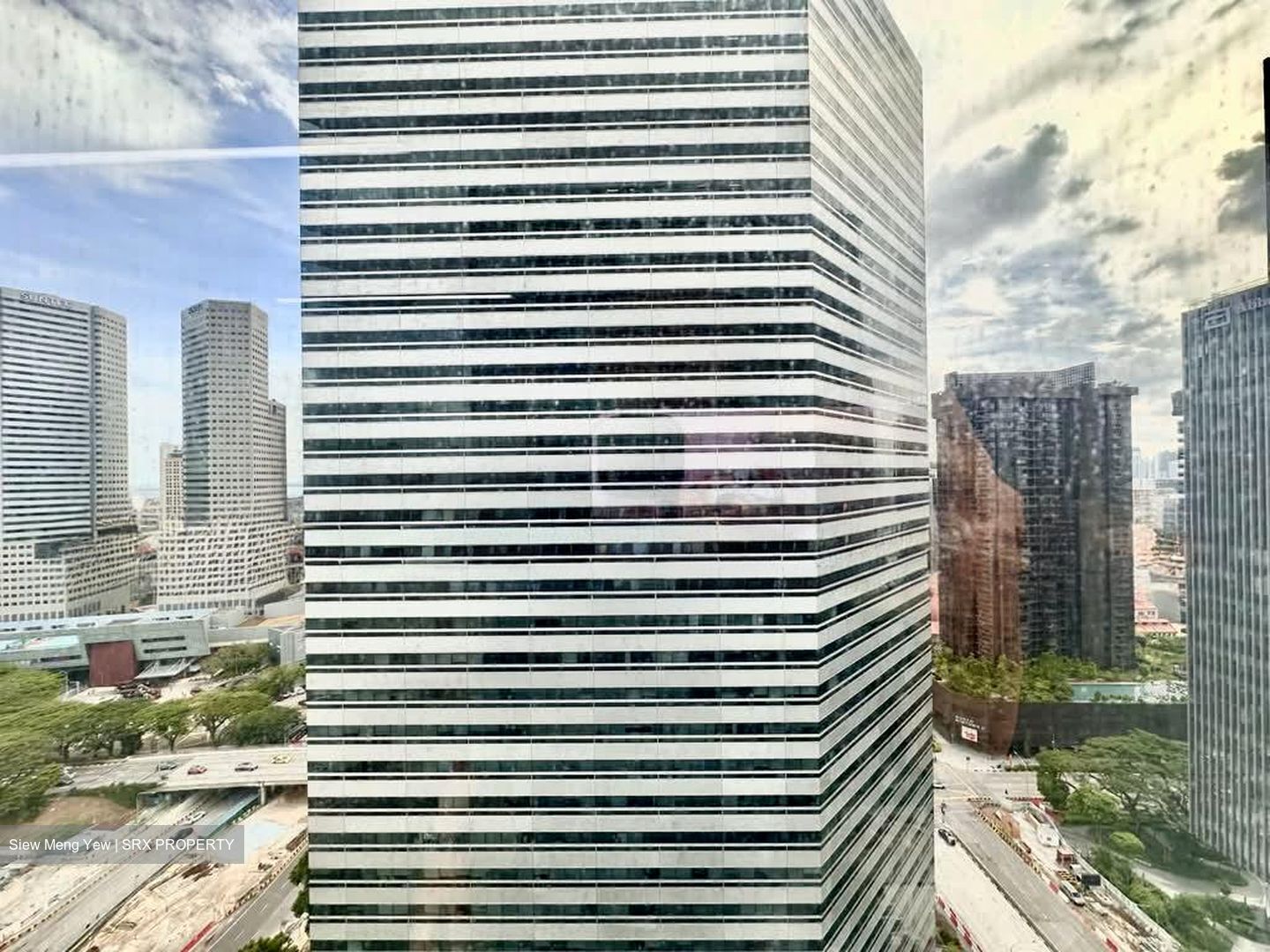 Gateway East (D7), Office #556764551